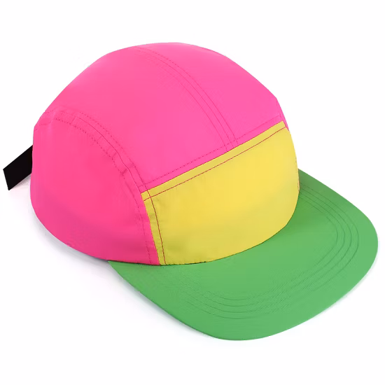 ライトカラーの花柄プリント ブラック